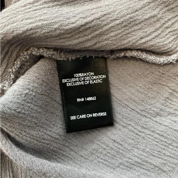 Torrid Top Womens Sleeveless Gauze Embroidered V-Neck Tank Gray Size 00 - Picture 7 of 10